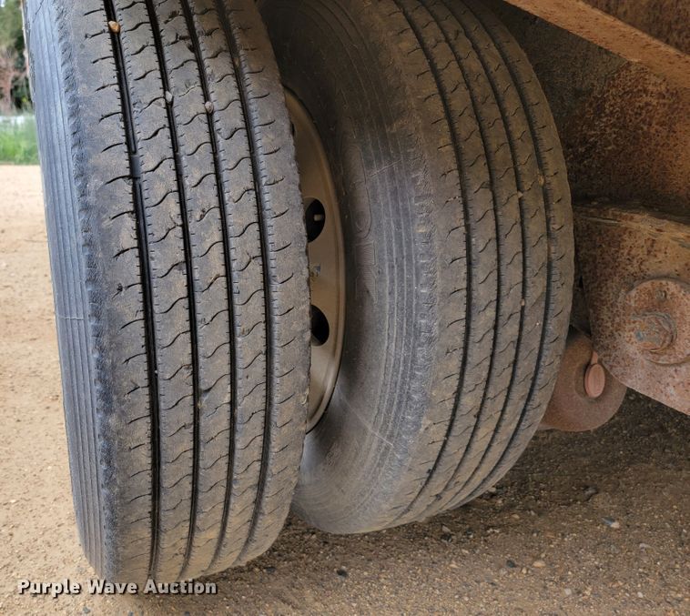 image for item JC9665 2001 Transcraft D-Eagle W2  drop deck equipment trailer