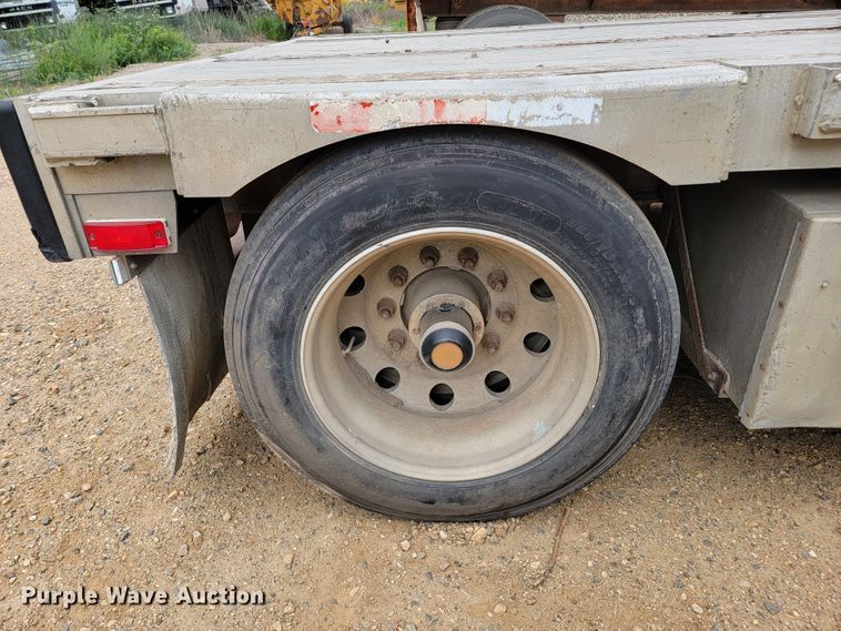 image for item JC9665 2001 Transcraft D-Eagle W2  drop deck equipment trailer