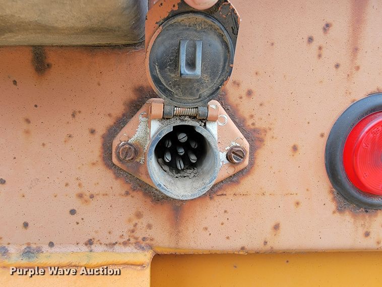 image for item JC9666 1999 Fontaine LFTW-6-8048WSAK  flatbed trailer