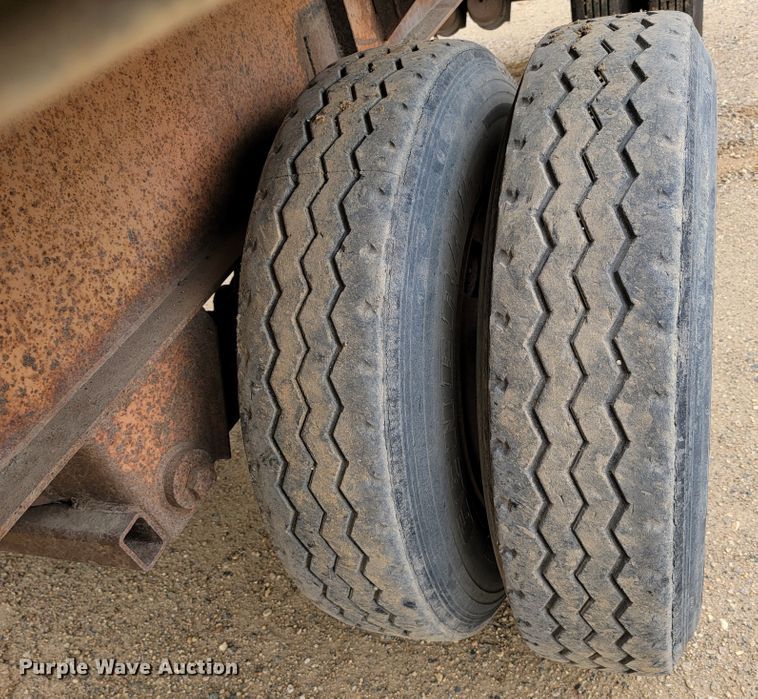 image for item JC9666 1999 Fontaine LFTW-6-8048WSAK  flatbed trailer