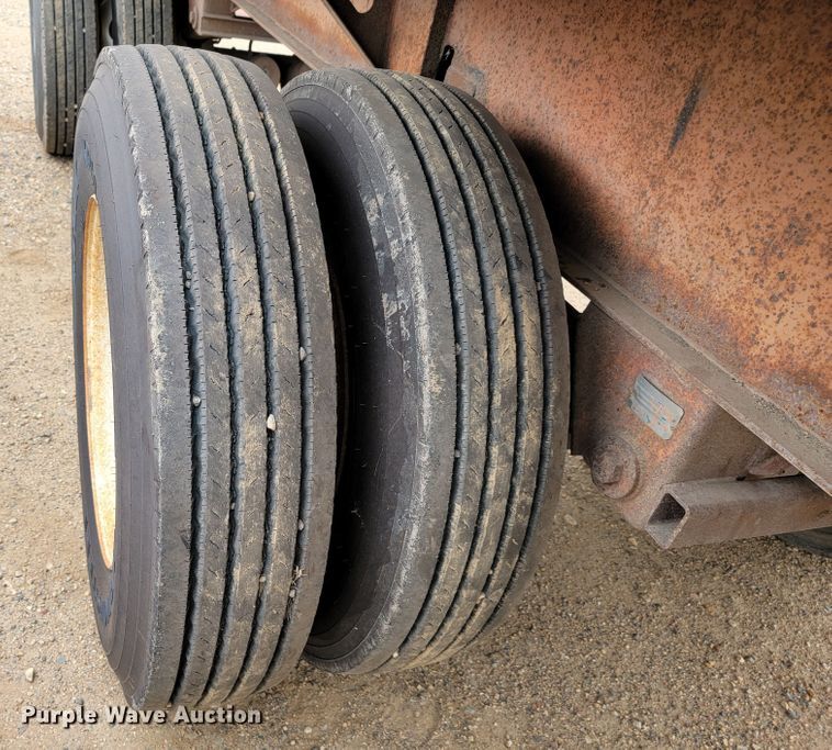 image for item JC9666 1999 Fontaine LFTW-6-8048WSAK  flatbed trailer