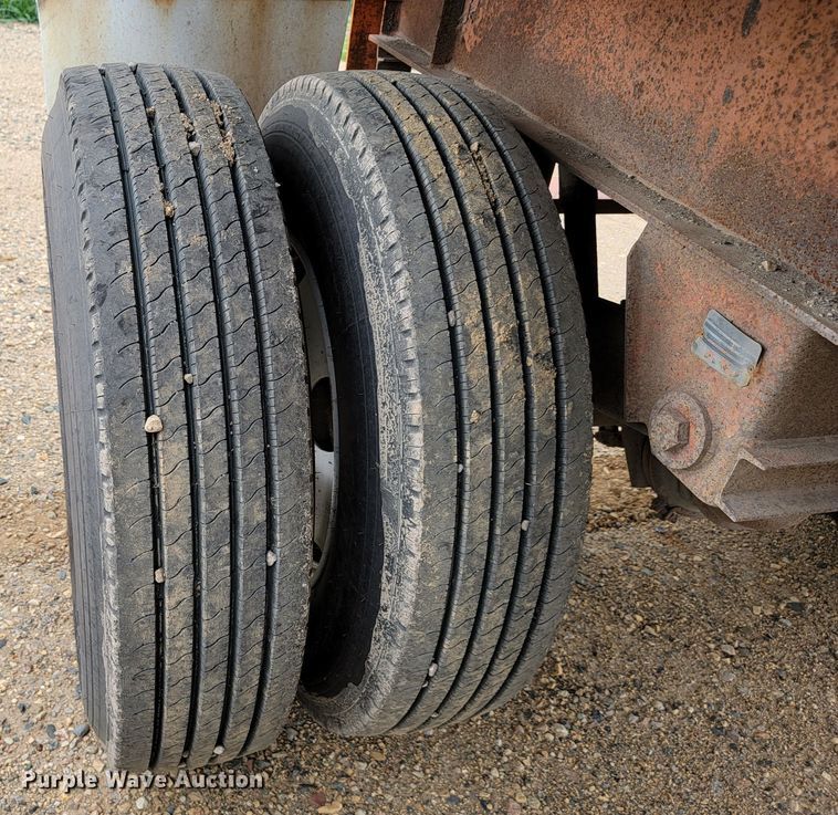 image for item JC9666 1999 Fontaine LFTW-6-8048WSAK  flatbed trailer