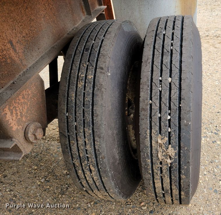 image for item JC9666 1999 Fontaine LFTW-6-8048WSAK  flatbed trailer