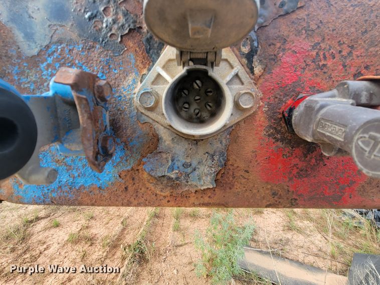 image for item JG9824 2000 Great Dane  flatbed trailer