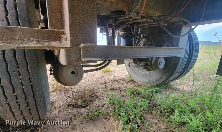 image for item JG9824 2000 Great Dane  flatbed trailer