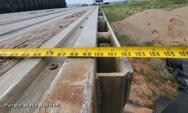 image for item JG9824 2000 Great Dane  flatbed trailer