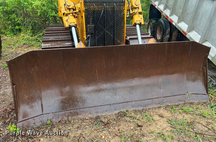 image for item JM9135 1989 John Deere 750B  dozer