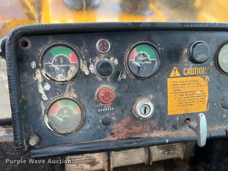 image for item JM9135 1989 John Deere 750B  dozer