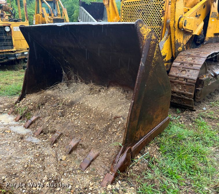 image for item JM9136 1979 John Deere 855  track loader