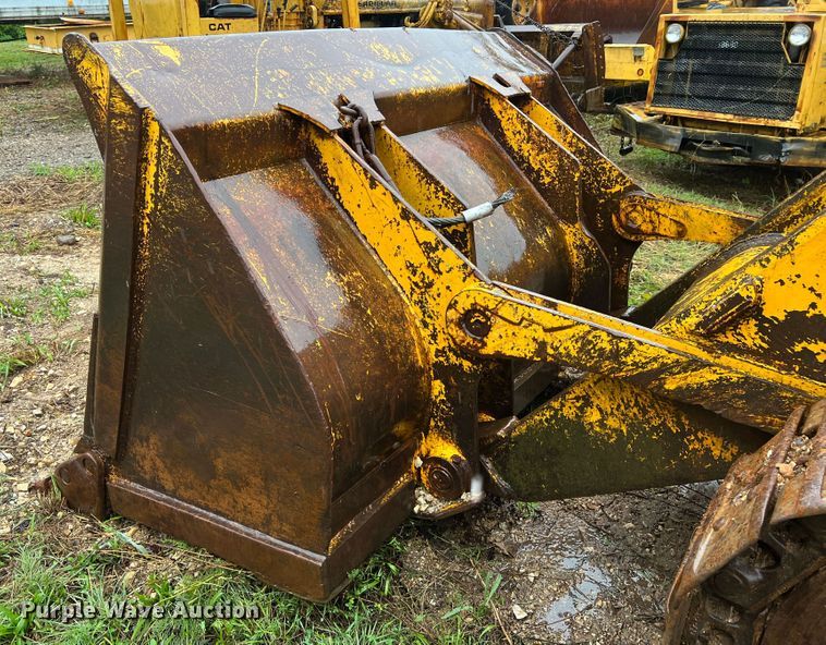 image for item JM9136 1979 John Deere 855  track loader