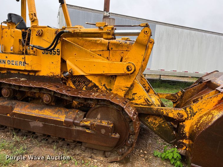 image for item JM9136 1979 John Deere 855  track loader