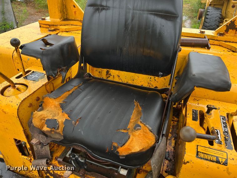 image for item JM9136 1979 John Deere 855  track loader