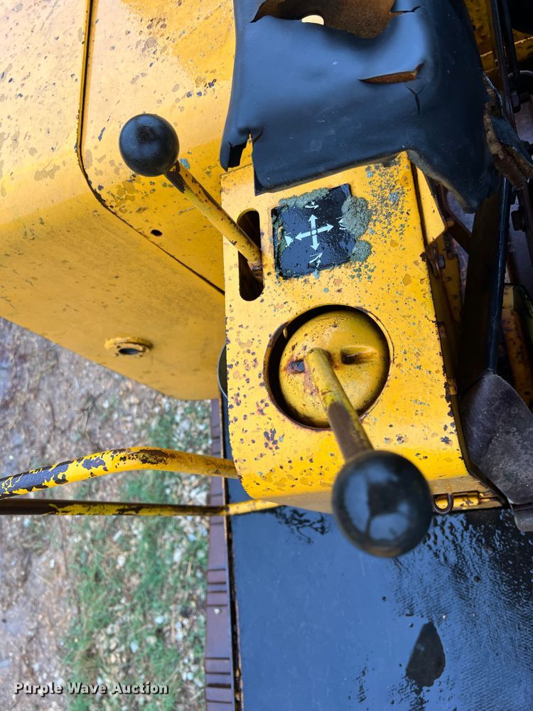 image for item JM9136 1979 John Deere 855  track loader