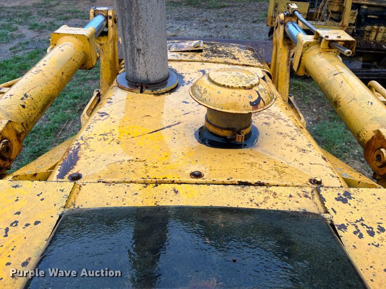 image for item JM9136 1979 John Deere 855  track loader