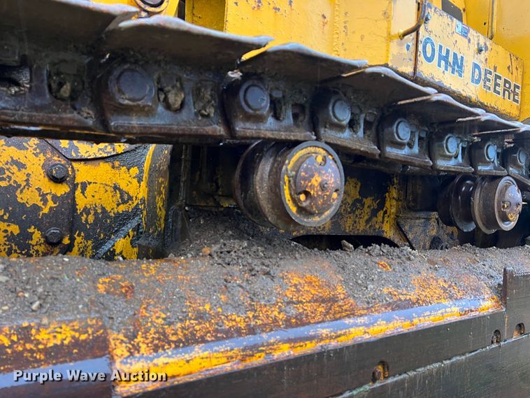 image for item JM9136 1979 John Deere 855  track loader