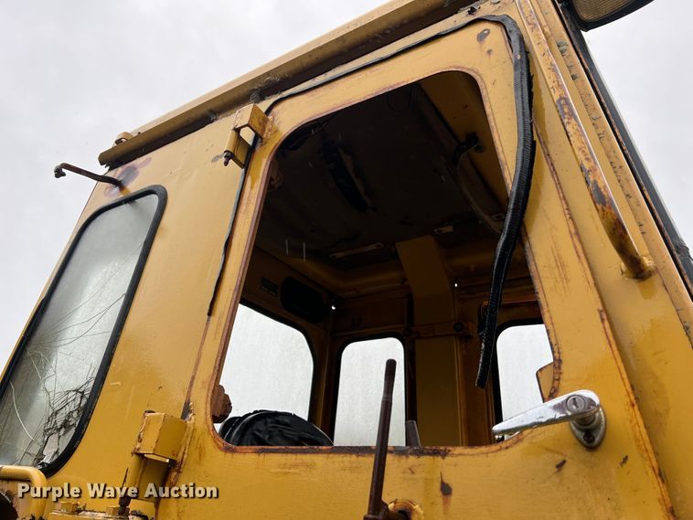image for item JM9137 1987 Caterpillar 953  track loader