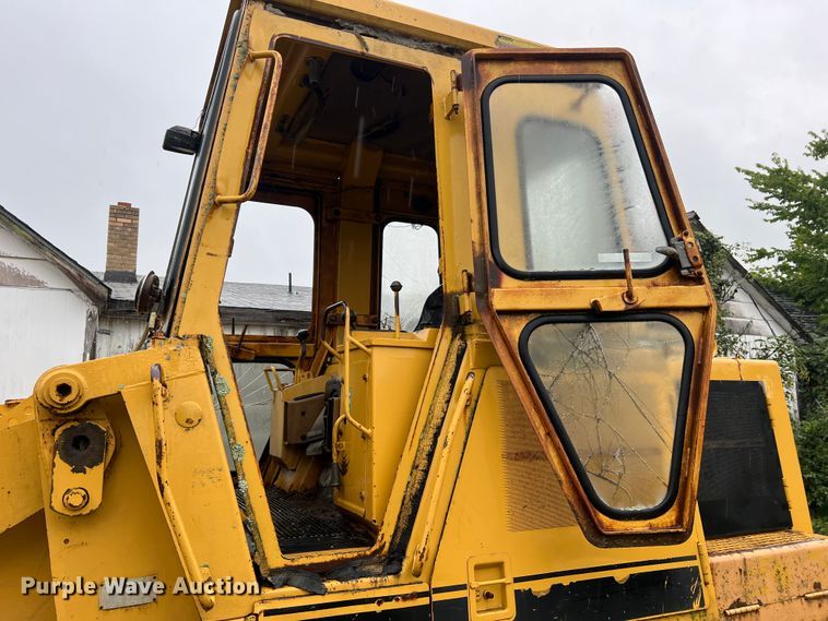 image for item JM9137 1987 Caterpillar 953  track loader