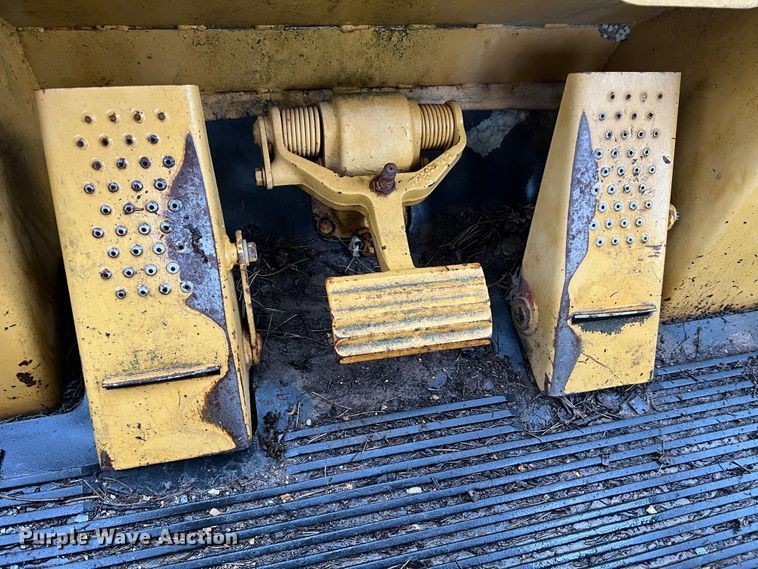 image for item JM9137 1987 Caterpillar 953  track loader