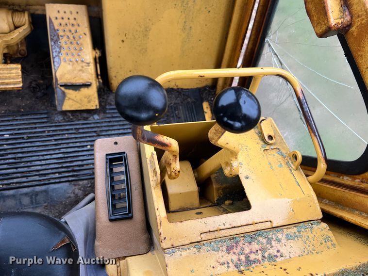 image for item JM9137 1987 Caterpillar 953  track loader