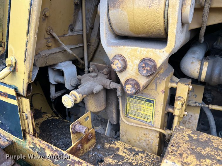 image for item JM9137 1987 Caterpillar 953  track loader