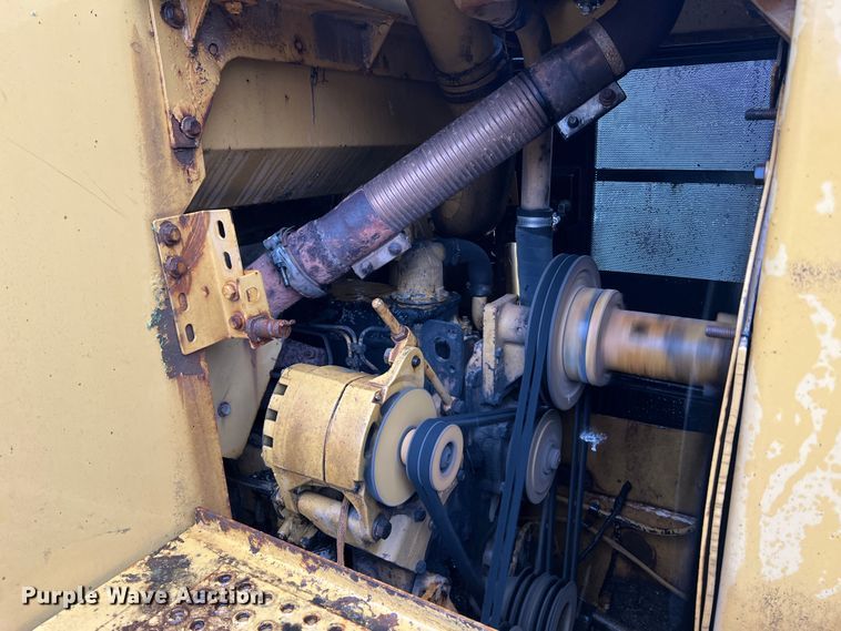 image for item JM9137 1987 Caterpillar 953  track loader