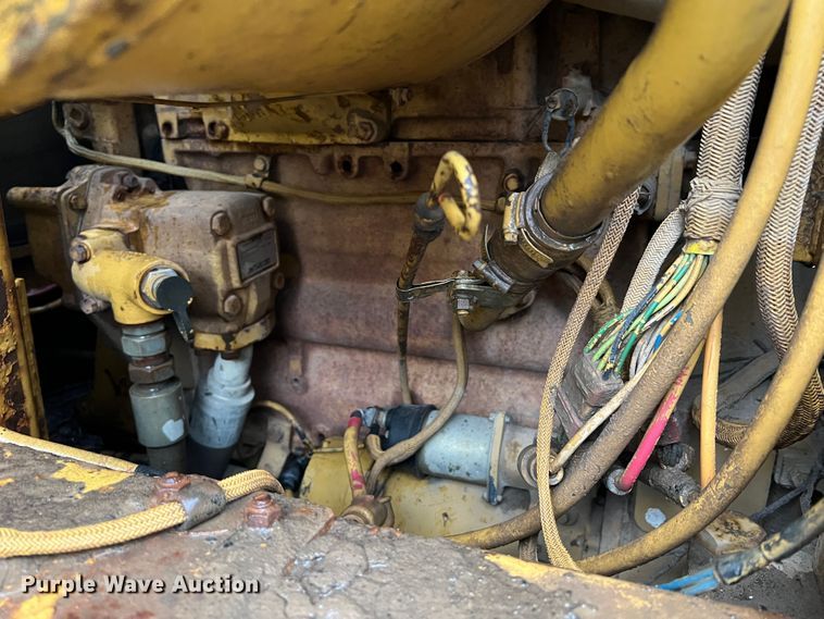 image for item JM9137 1987 Caterpillar 953  track loader