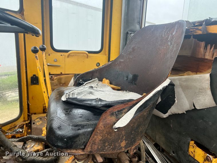 image for item JM9138 1985 Kobelco LK300A  wheel loader