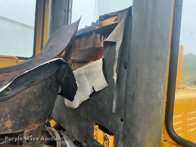 image for item JM9138 1985 Kobelco LK300A  wheel loader