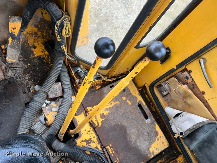 image for item JM9138 1985 Kobelco LK300A  wheel loader