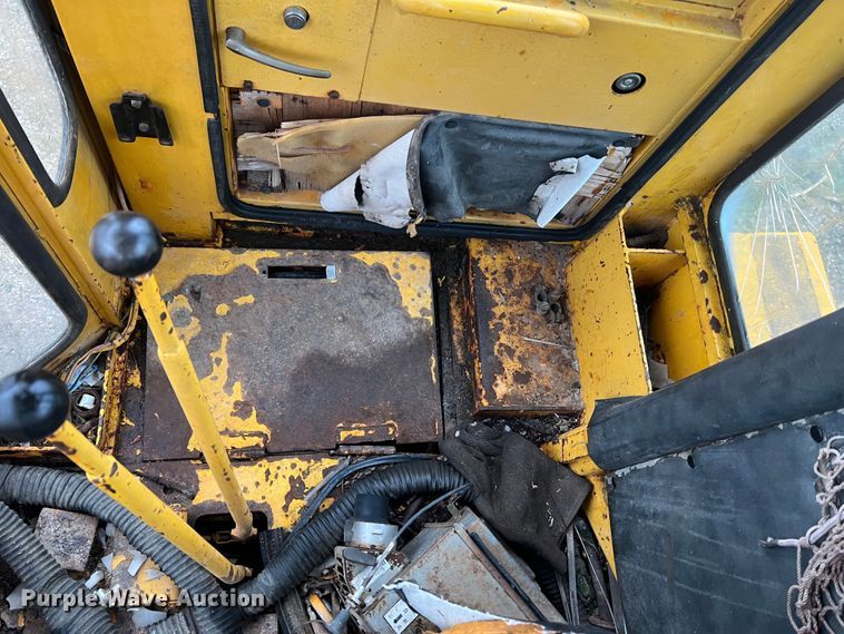 image for item JM9138 1985 Kobelco LK300A  wheel loader