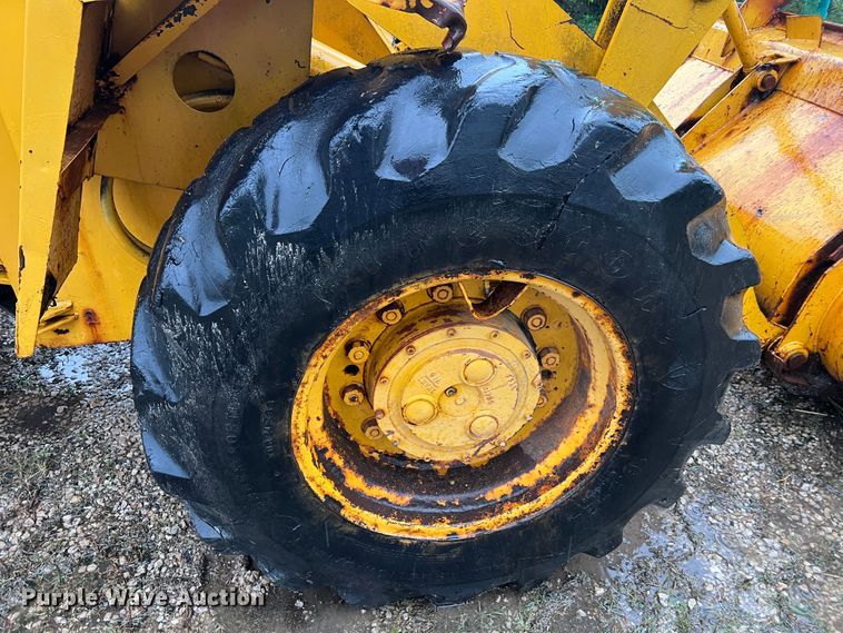 image for item JM9138 1985 Kobelco LK300A  wheel loader