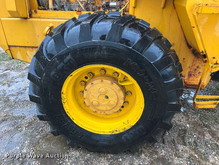 image for item JM9138 1985 Kobelco LK300A  wheel loader