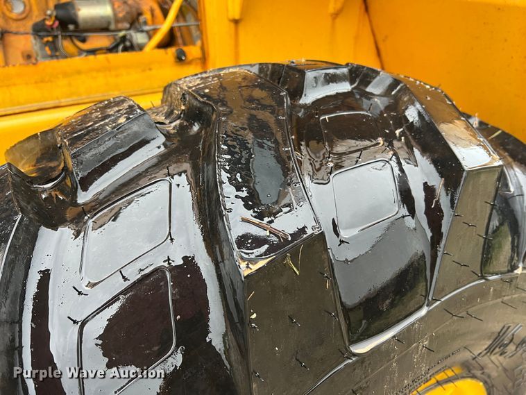 image for item JM9138 1985 Kobelco LK300A  wheel loader