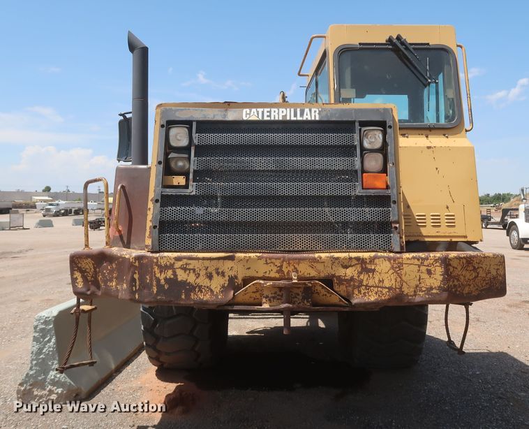 image for item JR9401 1996 Caterpillar 615C Series II  elevating scraper