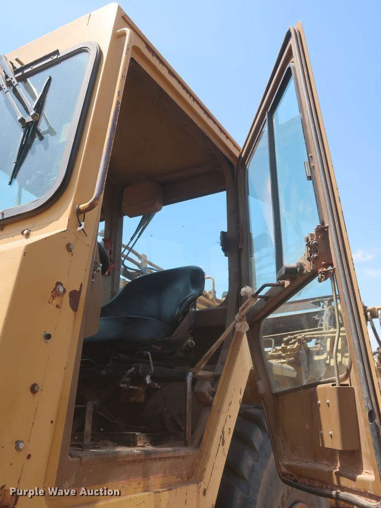 image for item JR9401 1996 Caterpillar 615C Series II  elevating scraper