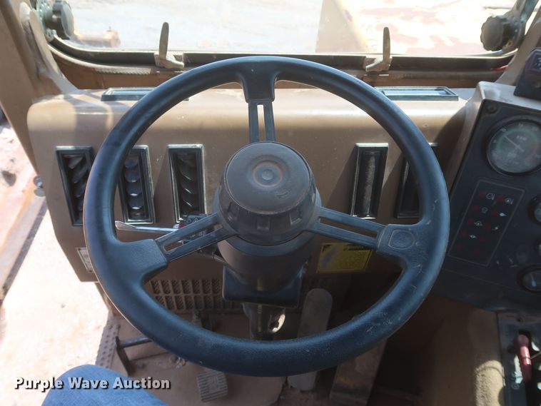 image for item JR9401 1996 Caterpillar 615C Series II  elevating scraper