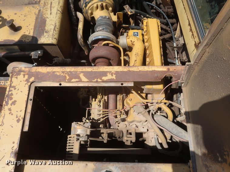 image for item JR9401 1996 Caterpillar 615C Series II  elevating scraper