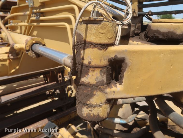 image for item JR9401 1996 Caterpillar 615C Series II  elevating scraper