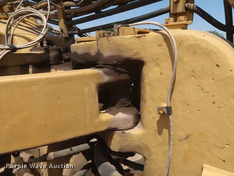image for item JR9401 1996 Caterpillar 615C Series II  elevating scraper