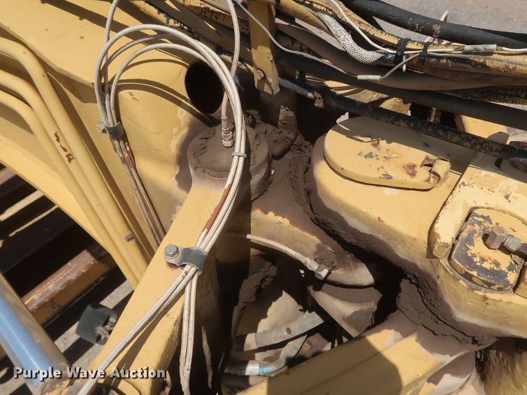 image for item JR9401 1996 Caterpillar 615C Series II  elevating scraper