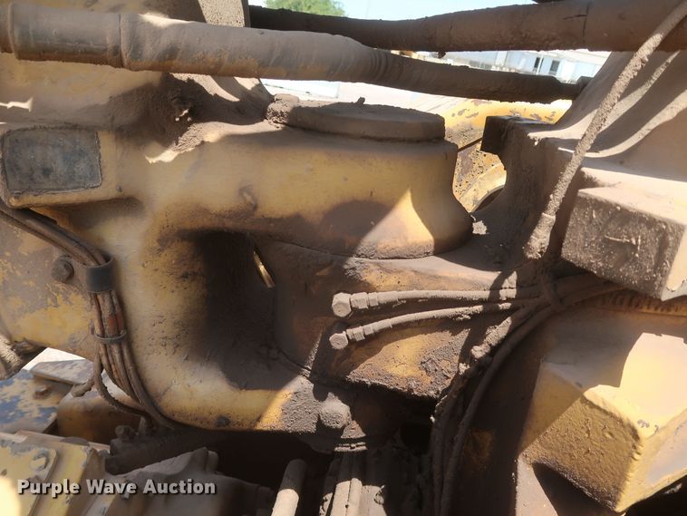 image for item JR9401 1996 Caterpillar 615C Series II  elevating scraper