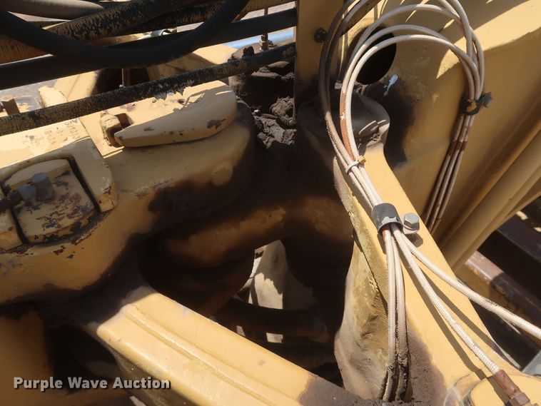 image for item JR9401 1996 Caterpillar 615C Series II  elevating scraper