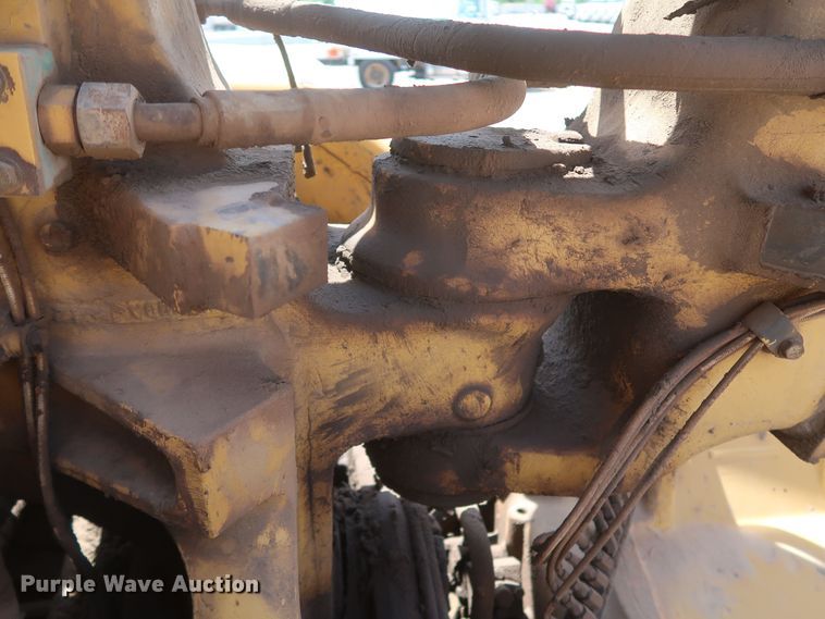 image for item JR9401 1996 Caterpillar 615C Series II  elevating scraper