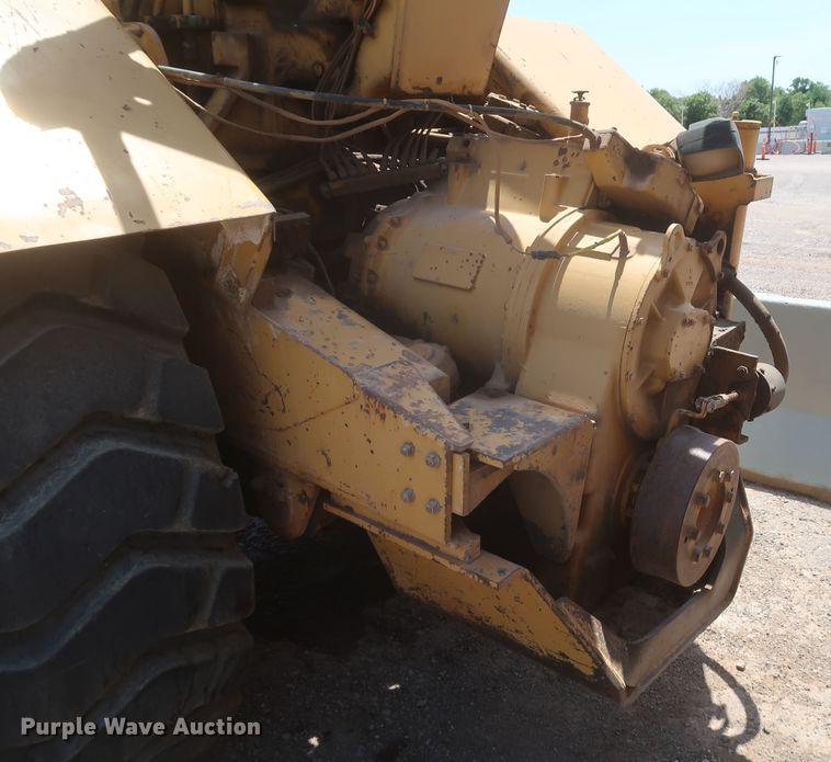 image for item JR9401 1996 Caterpillar 615C Series II  elevating scraper