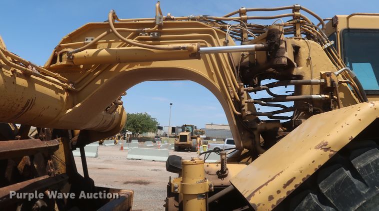 image for item JR9401 1996 Caterpillar 615C Series II  elevating scraper