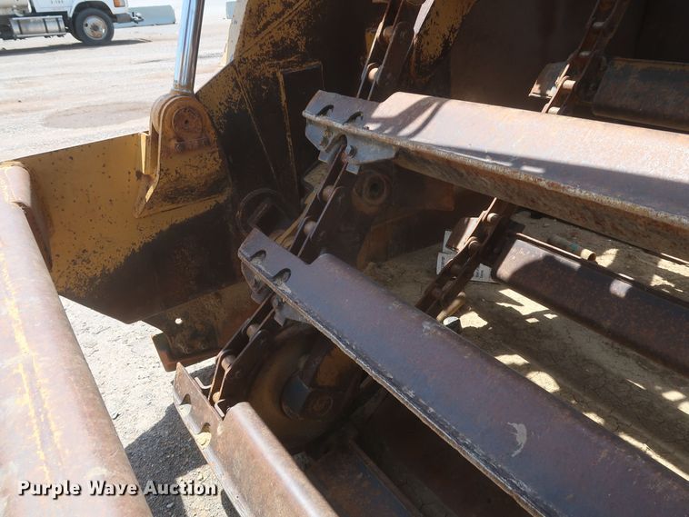 image for item JR9401 1996 Caterpillar 615C Series II  elevating scraper