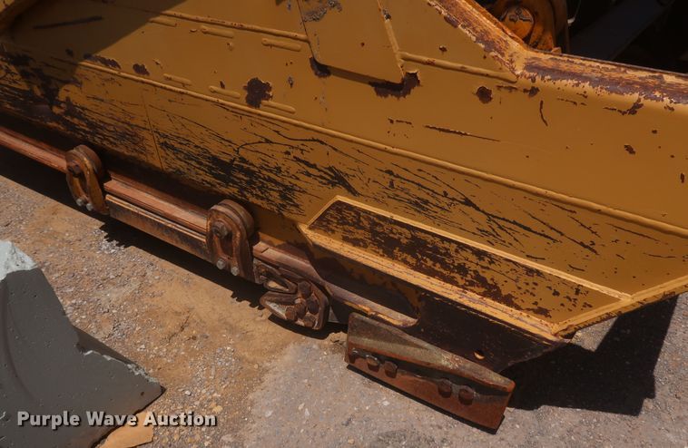 image for item JR9401 1996 Caterpillar 615C Series II  elevating scraper