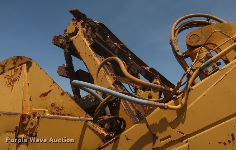 image for item JR9401 1996 Caterpillar 615C Series II  elevating scraper