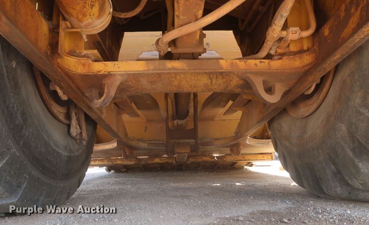 image for item JR9401 1996 Caterpillar 615C Series II  elevating scraper