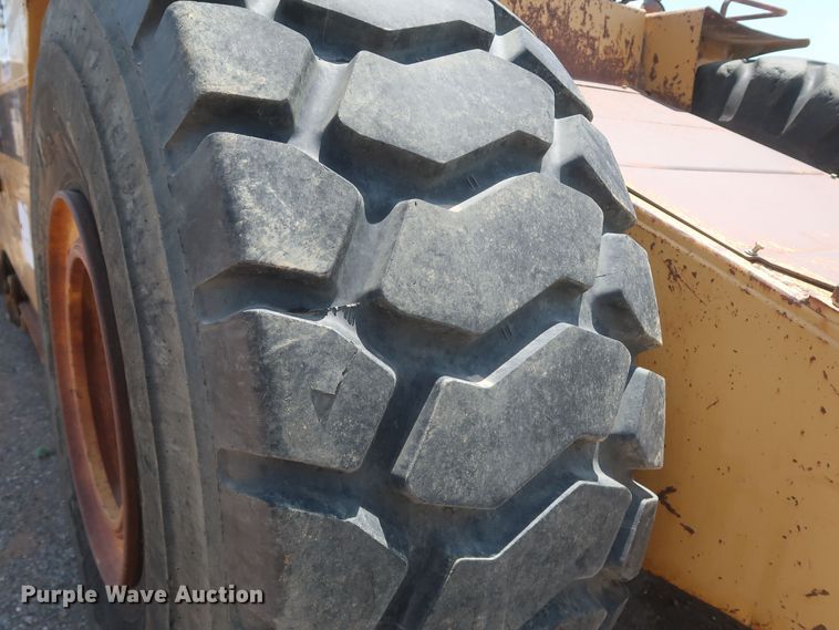 image for item JR9401 1996 Caterpillar 615C Series II  elevating scraper